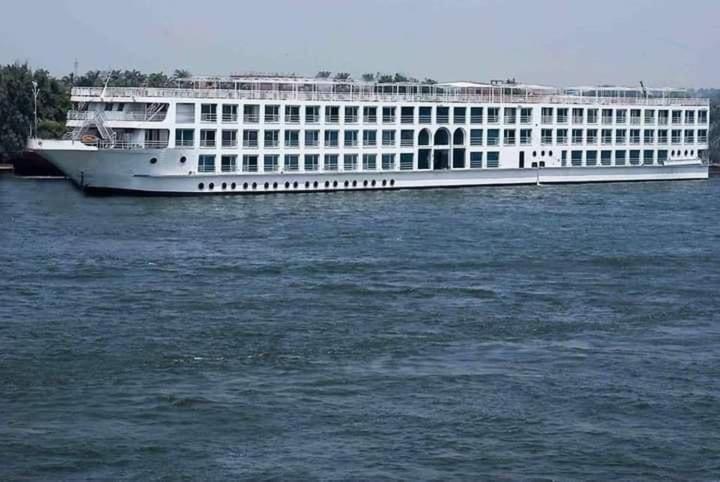 Five Star Nile Cruise From Aswan To Luxor Hotell Exteriör bild