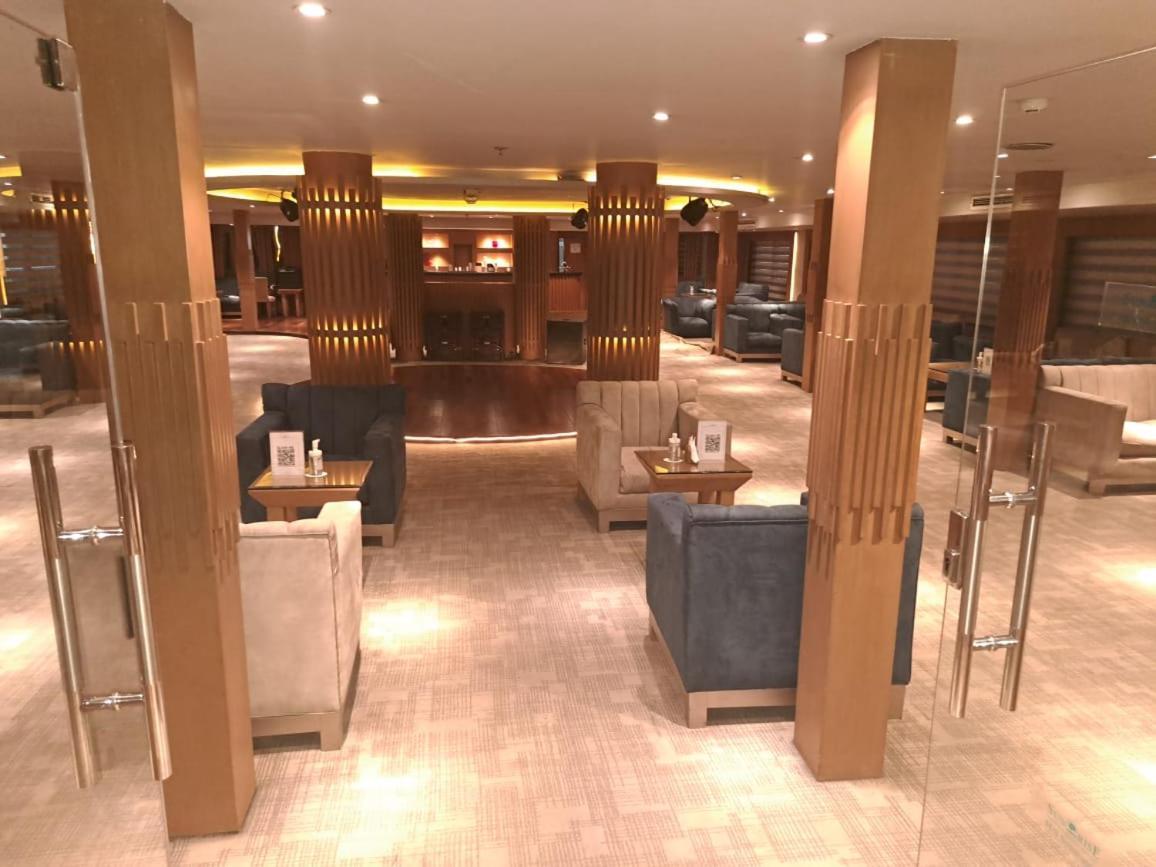 Five Star Nile Cruise From Aswan To Luxor Hotell Exteriör bild