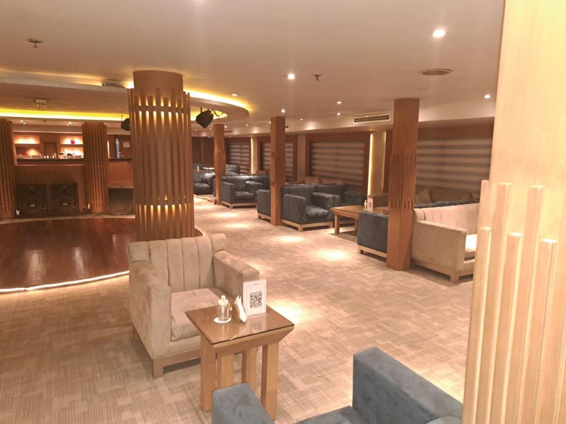 Five Star Nile Cruise From Aswan To Luxor Hotell Exteriör bild