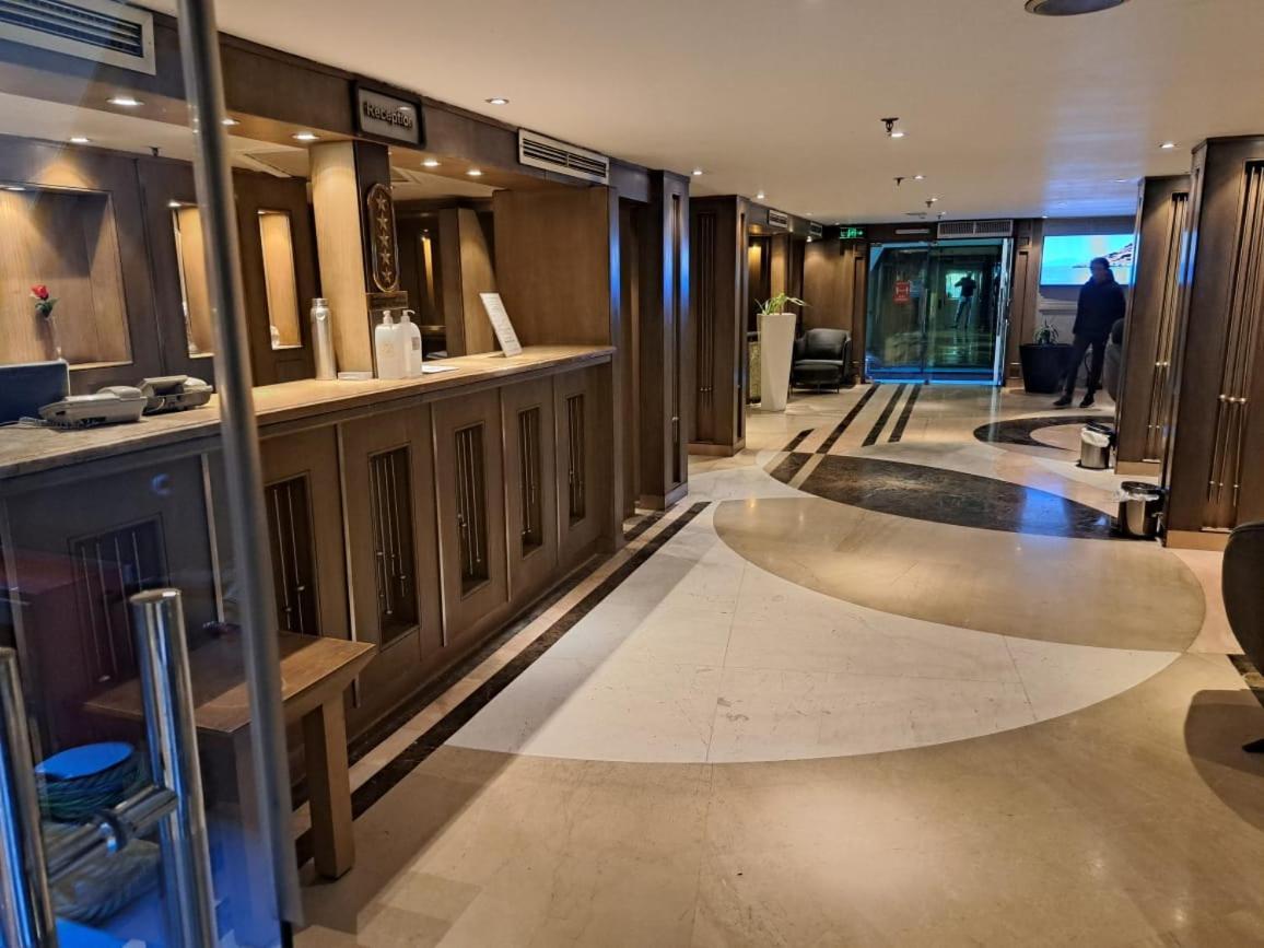 Five Star Nile Cruise From Aswan To Luxor Hotell Exteriör bild