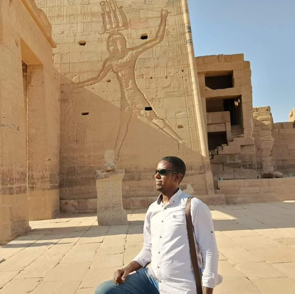 Five Star Nile Cruise From Aswan To Luxor Hotell Exteriör bild