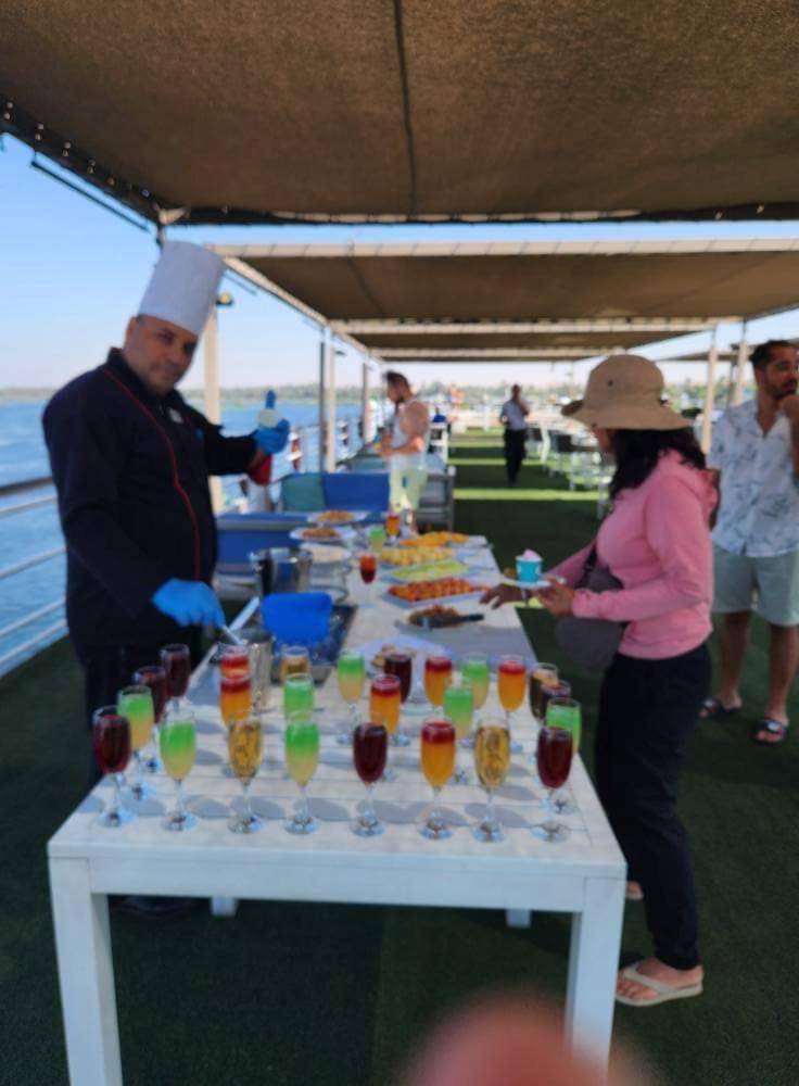 Five Star Nile Cruise From Aswan To Luxor Hotell Exteriör bild