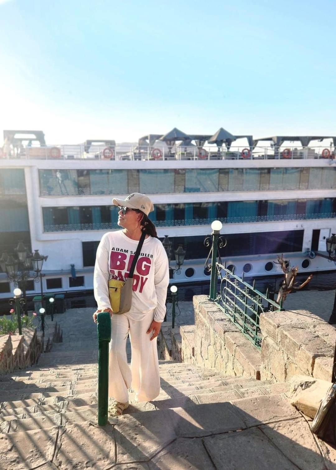 Five Star Nile Cruise From Aswan To Luxor Hotell Exteriör bild