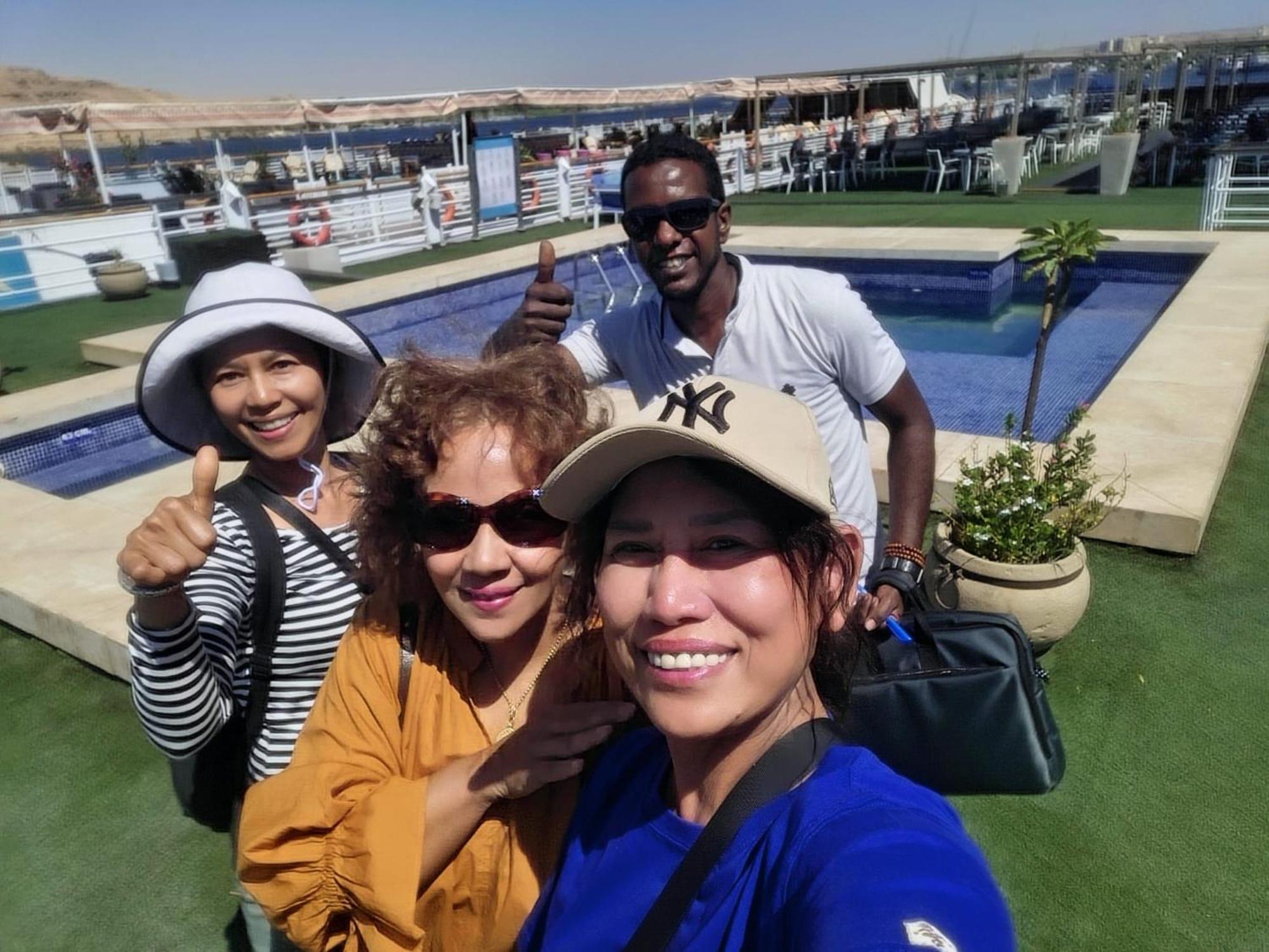 Five Star Nile Cruise From Aswan To Luxor Hotell Exteriör bild